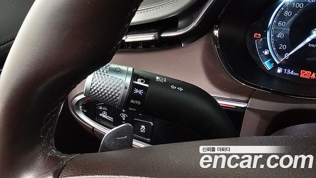 Genesis GV70 2021 — photo 29