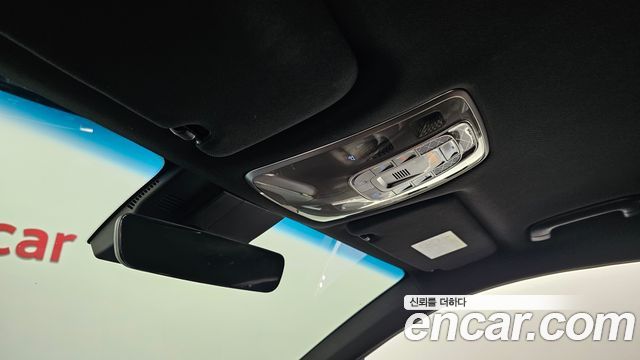 Genesis GV70 2021 — photo 32
