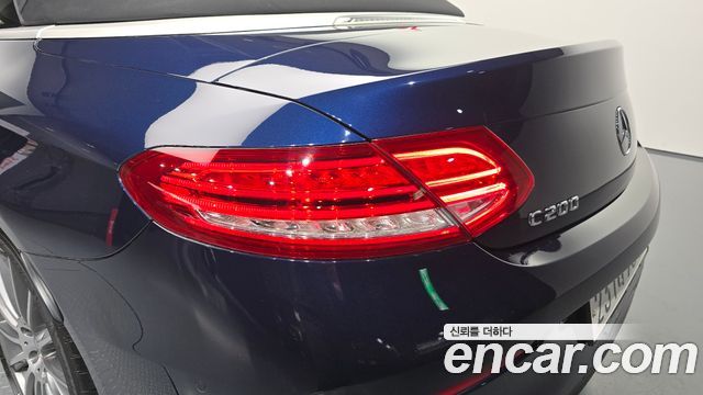Mercedes-Benz C-Class 2017 — photo 9