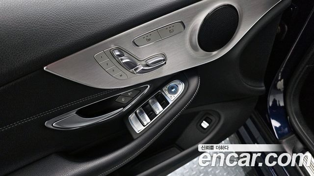 Mercedes-Benz C-Class 2017 — photo 28