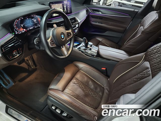 BMW Gran Turismo 2022 — photo 9