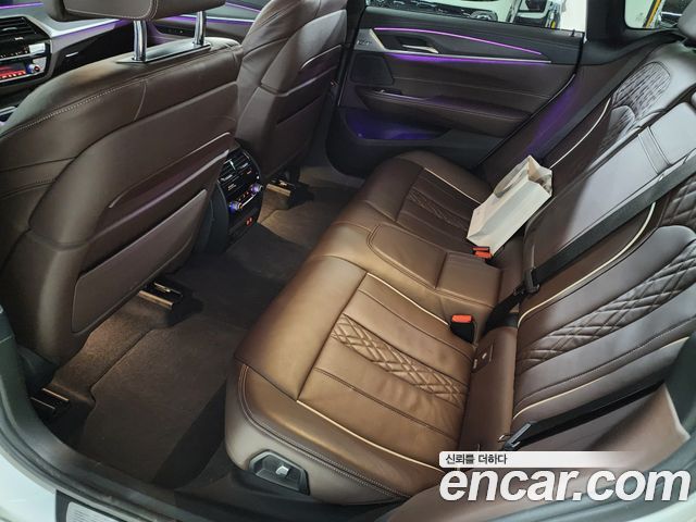 BMW Gran Turismo 2022 — photo 10
