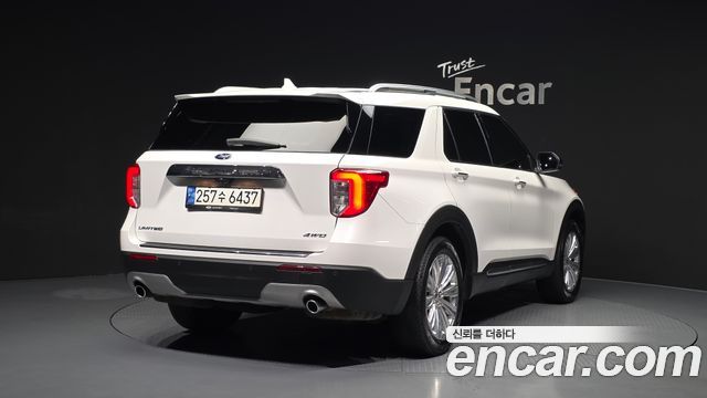 Ford Explorer 2021 — photo 2