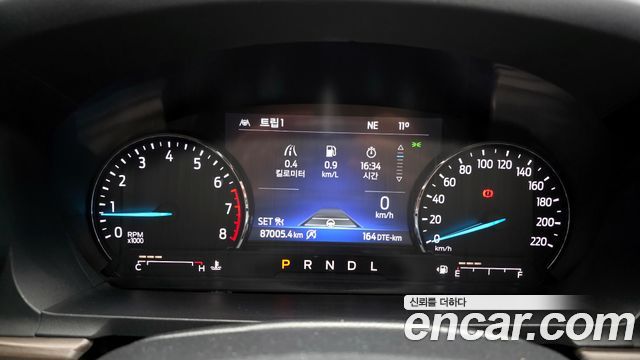 Ford Explorer 2021 — photo 11