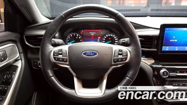 Ford Explorer 2021 — photo 19