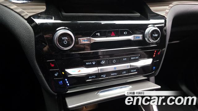 Ford Explorer 2021 — photo 24