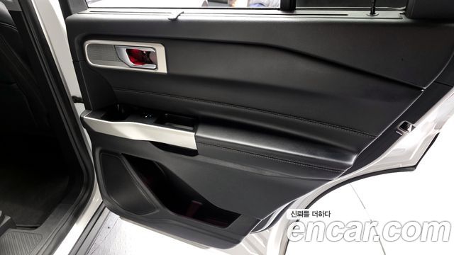 Ford Explorer 2021 — photo 15