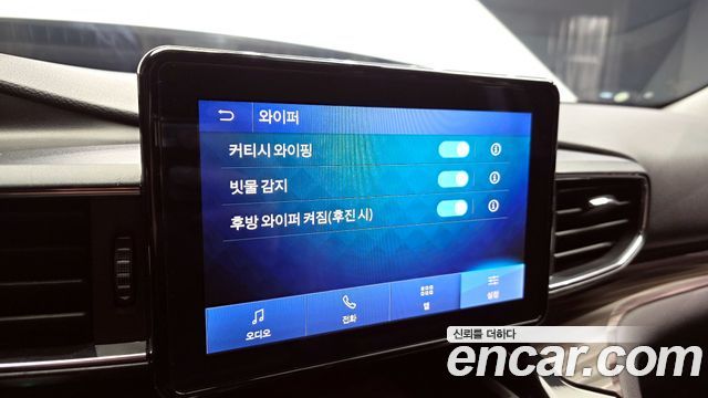 Ford Explorer 2021 — photo 29