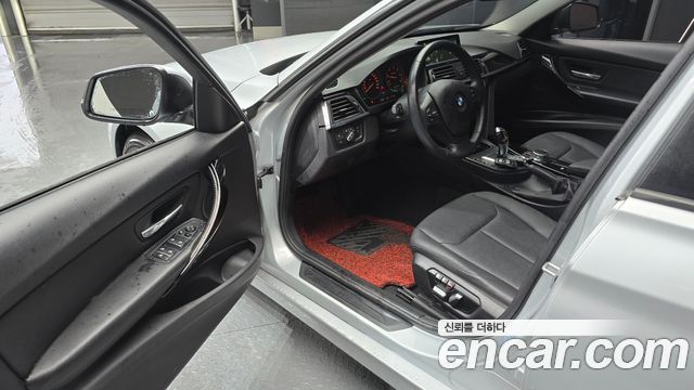 BMW 3-Series 2017 — photo 10