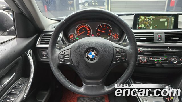 BMW 3-Series 2017 — photo 12