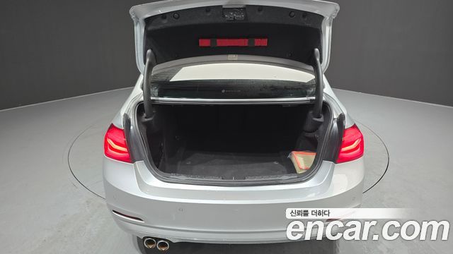 BMW 3-Series 2017 — photo 20