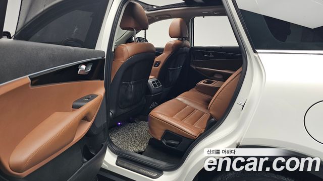 Kia Sorento 2018 — photo 11