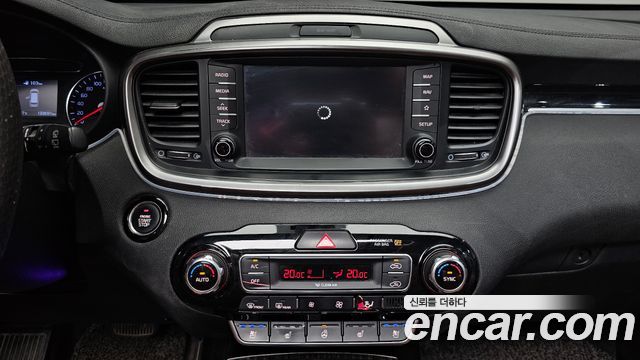 Kia Sorento 2018 — photo 13