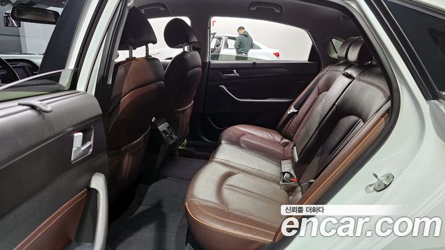 Hyundai Sonata 2017 — photo 11