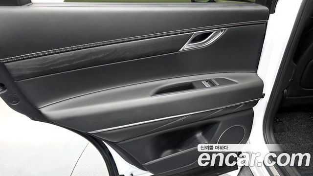 Genesis GV80 2020 — photo 15