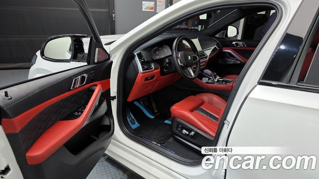 BMW X6M 2023 — photo 13