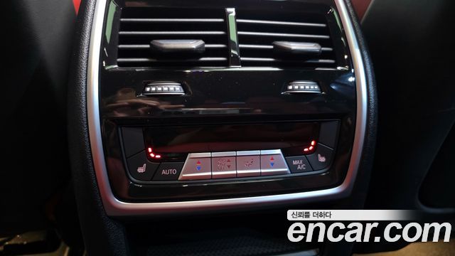 BMW X6M 2023 — photo 28
