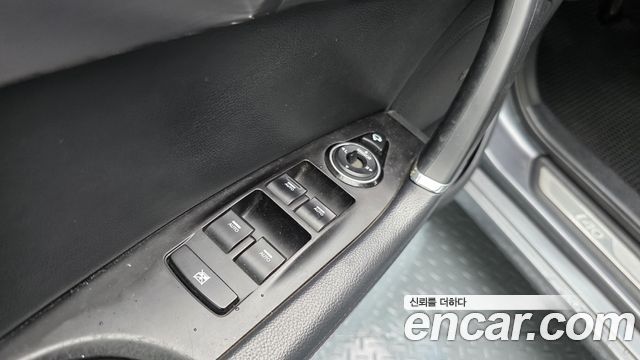 Hyundai i40 2012 — photo 27