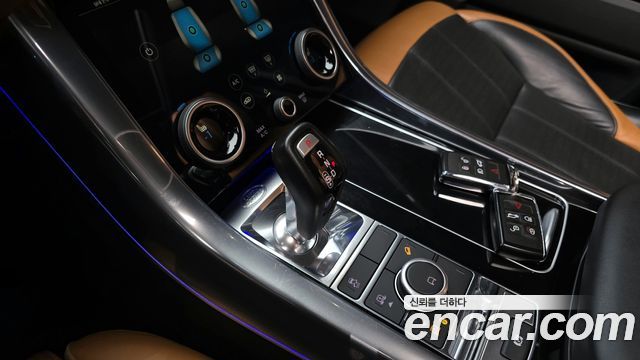 Land Rover Range Rover Sport 2018 — photo 12