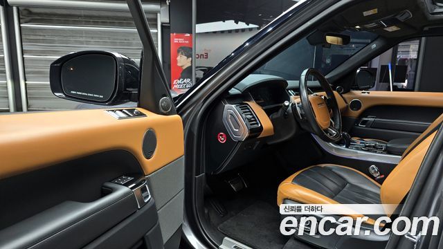 Land Rover Range Rover Sport 2018 — photo 13