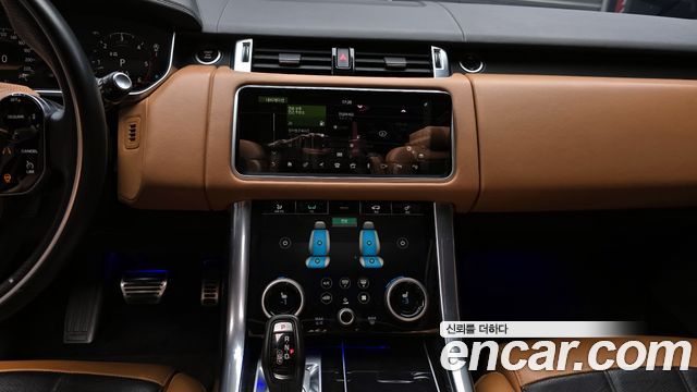 Land Rover Range Rover Sport 2018 — photo 20