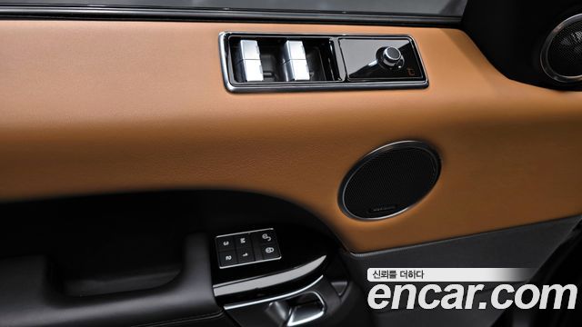 Land Rover Range Rover Sport 2018 — photo 23