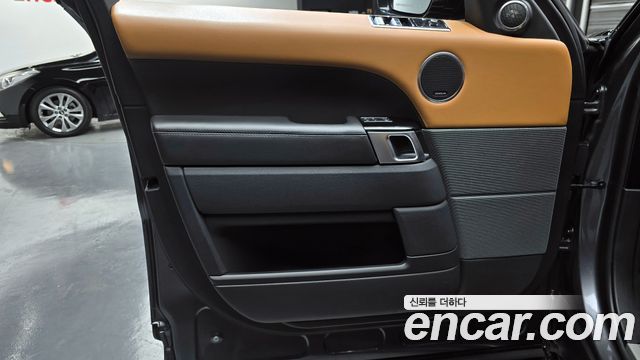 Land Rover Range Rover Sport 2018 — photo 14