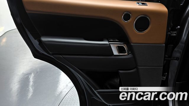 Land Rover Range Rover Sport 2018 — photo 15