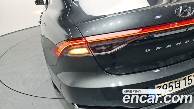 Hyundai Grandeur 2022 — photo 9