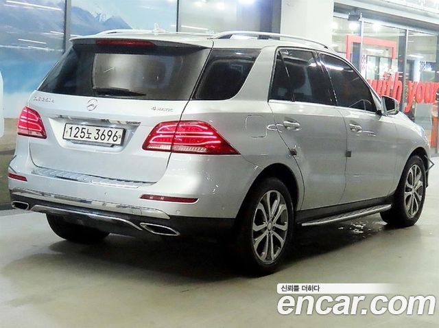 Mercedes-Benz GLE-Class 2016 — photo 4