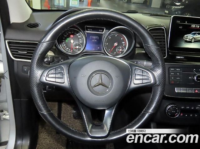 Mercedes-Benz GLE-Class 2016 — photo 8