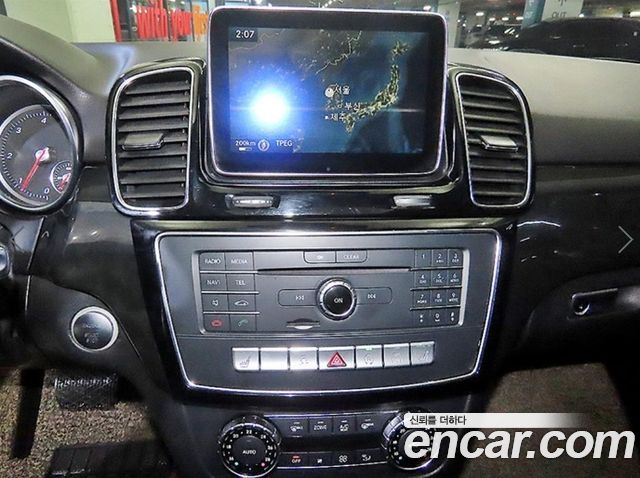 Mercedes-Benz GLE-Class 2016 — photo 11
