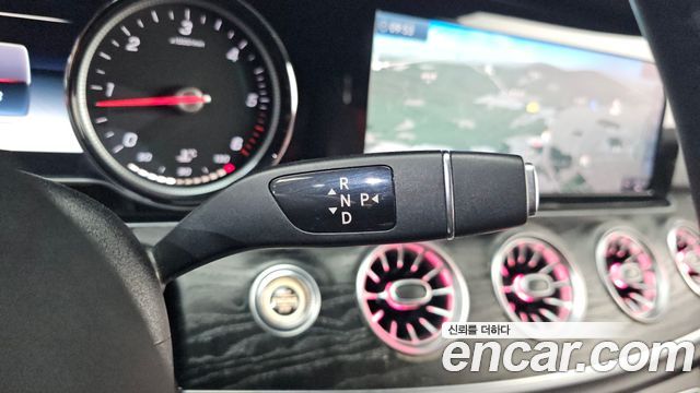 Mercedes-Benz E-Class 2018 — photo 12