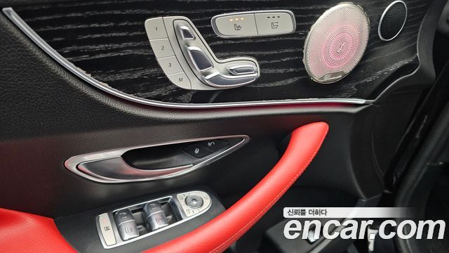 Mercedes-Benz E-Class 2018 — photo 18