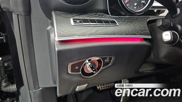 Mercedes-Benz E-Class 2018 — photo 19