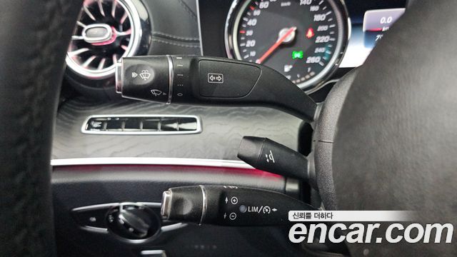 Mercedes-Benz E-Class 2018 — photo 21