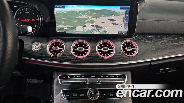 Mercedes-Benz E-Class 2018 — photo 22