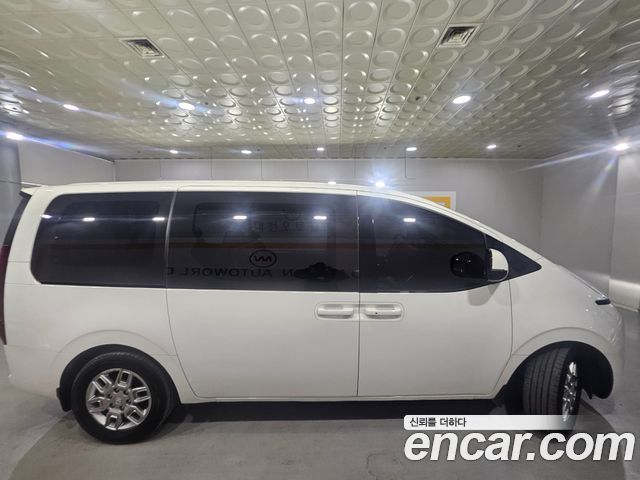 Hyundai Staria 2022 — photo 7