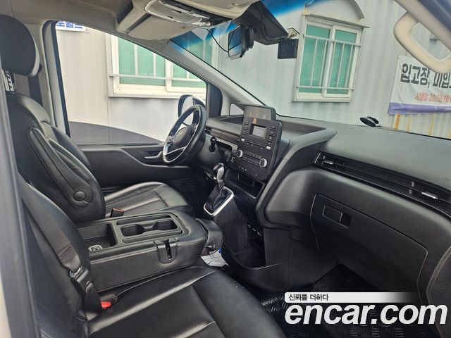 Hyundai Staria 2022 — photo 11