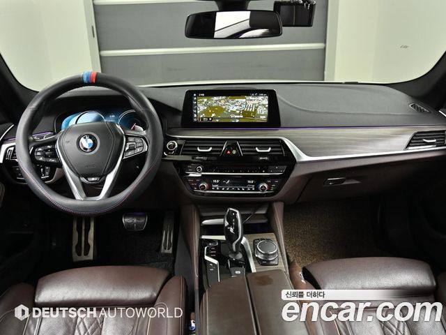 BMW 5-Series 2017 — photo 9