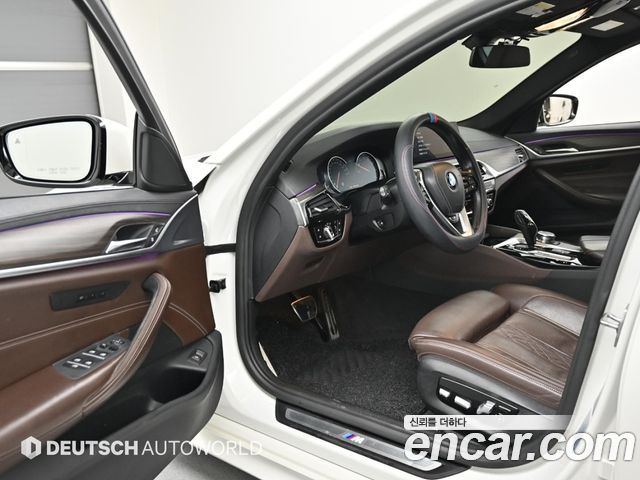 BMW 5-Series 2017 — photo 12