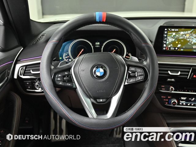 BMW 5-Series 2017 — photo 14