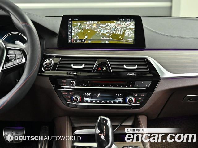 BMW 5-Series 2017 — photo 15