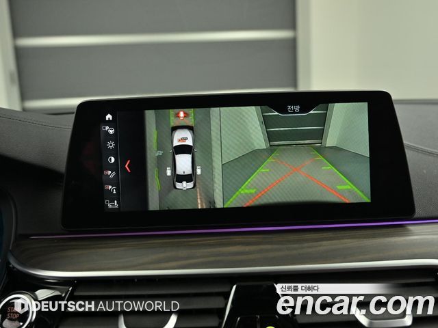 BMW 5-Series 2017 — photo 16