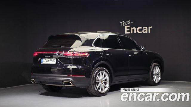 Porsche Cayenne 2021 — photo 2