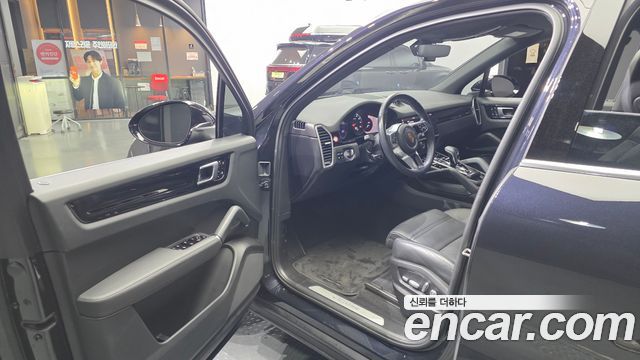 Porsche Cayenne 2021 — photo 13