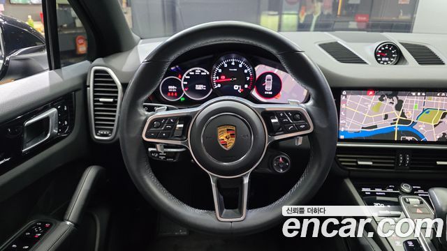Porsche Cayenne 2021 — photo 19