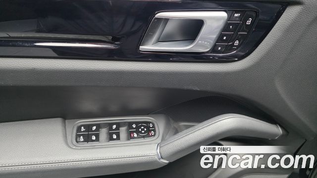 Porsche Cayenne 2021 — photo 20