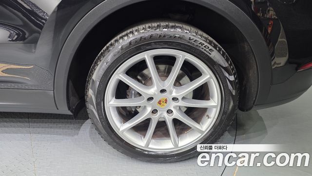 Porsche Cayenne 2021 — photo 7