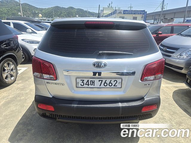 Kia Sorento 2010 — photo 4